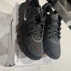 Nike Mind 002 Black Hyper Crimson