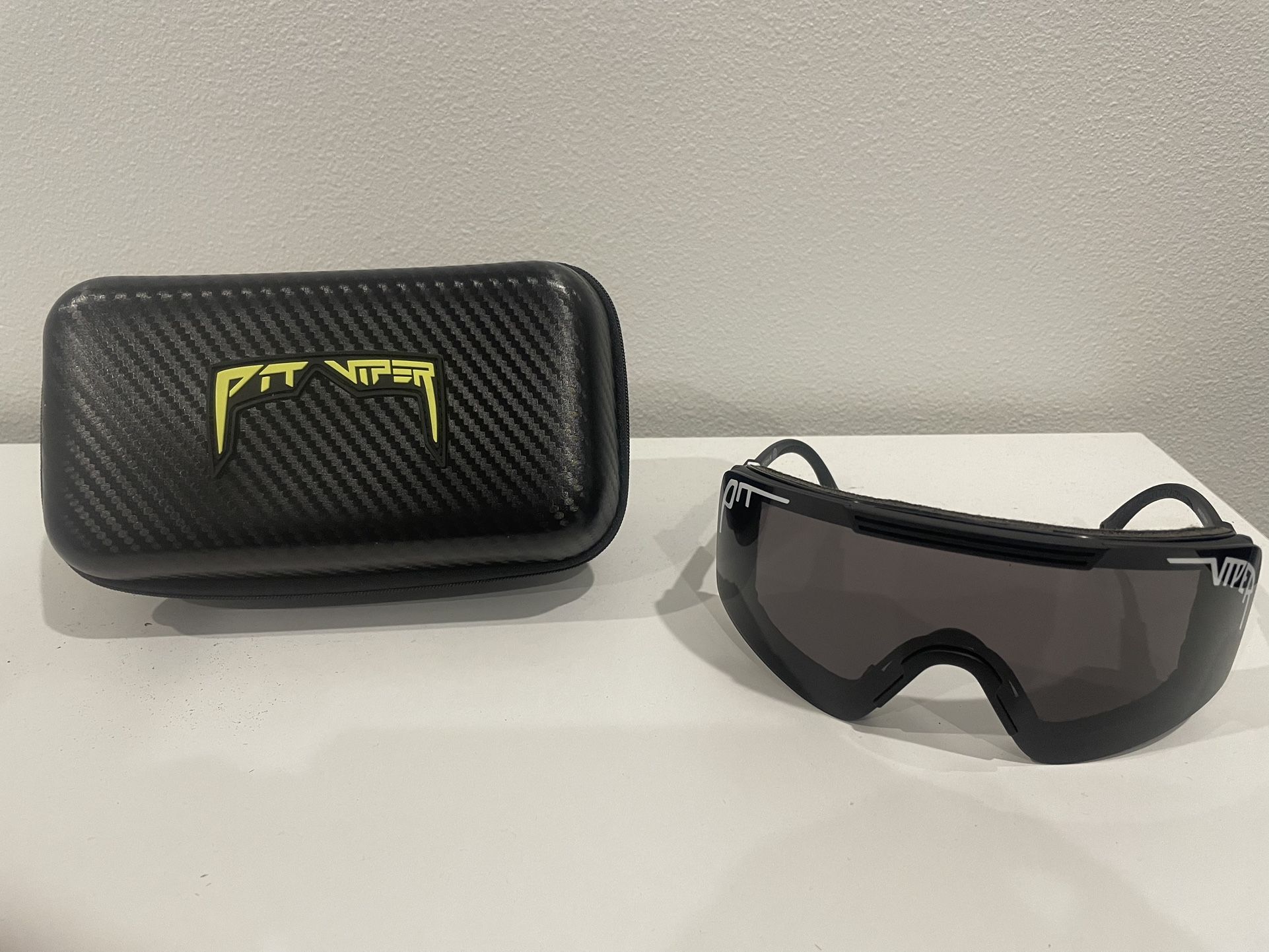 Put Viper Sunglasses/goggles