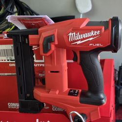 Brand New MILWAUKEE M18 FUEL 18-Volt Lithium-Ion Brushless Cordless 18-Gauge 1/4 in. Narrow Crown Stapler (Tool- Only)