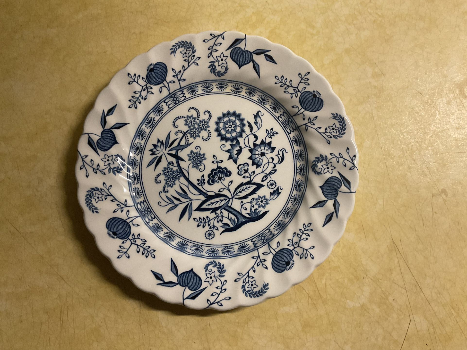 6 —J G Classic Meakin Blue Nordic Onion Pattern English Small Plates 6 -1/4 Inch