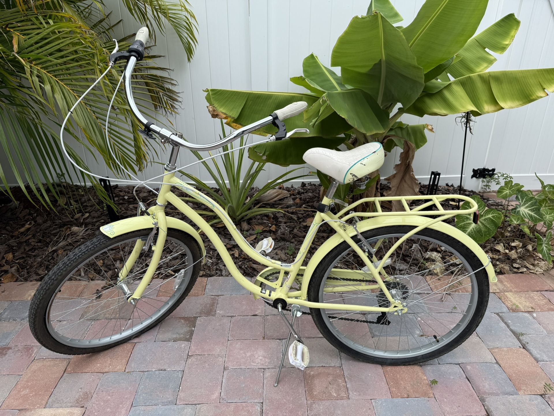 Schwinn Perla Women’s Bike