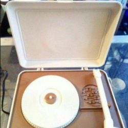 Power Tronic Portable Record Player