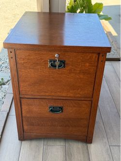 Beautiful File Cabinet 🗄️. wood 🪵