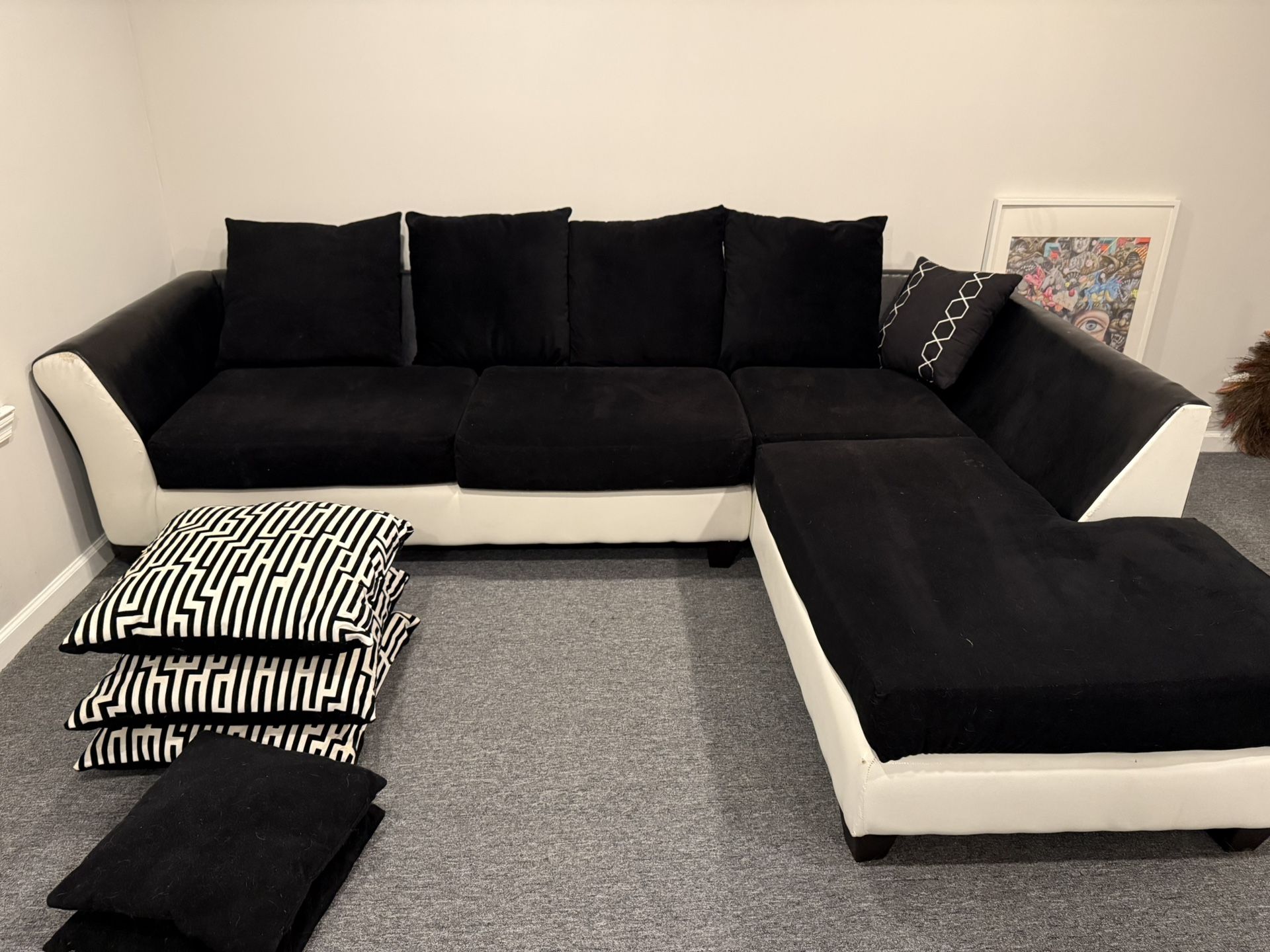 Black&White Sectional Sofa