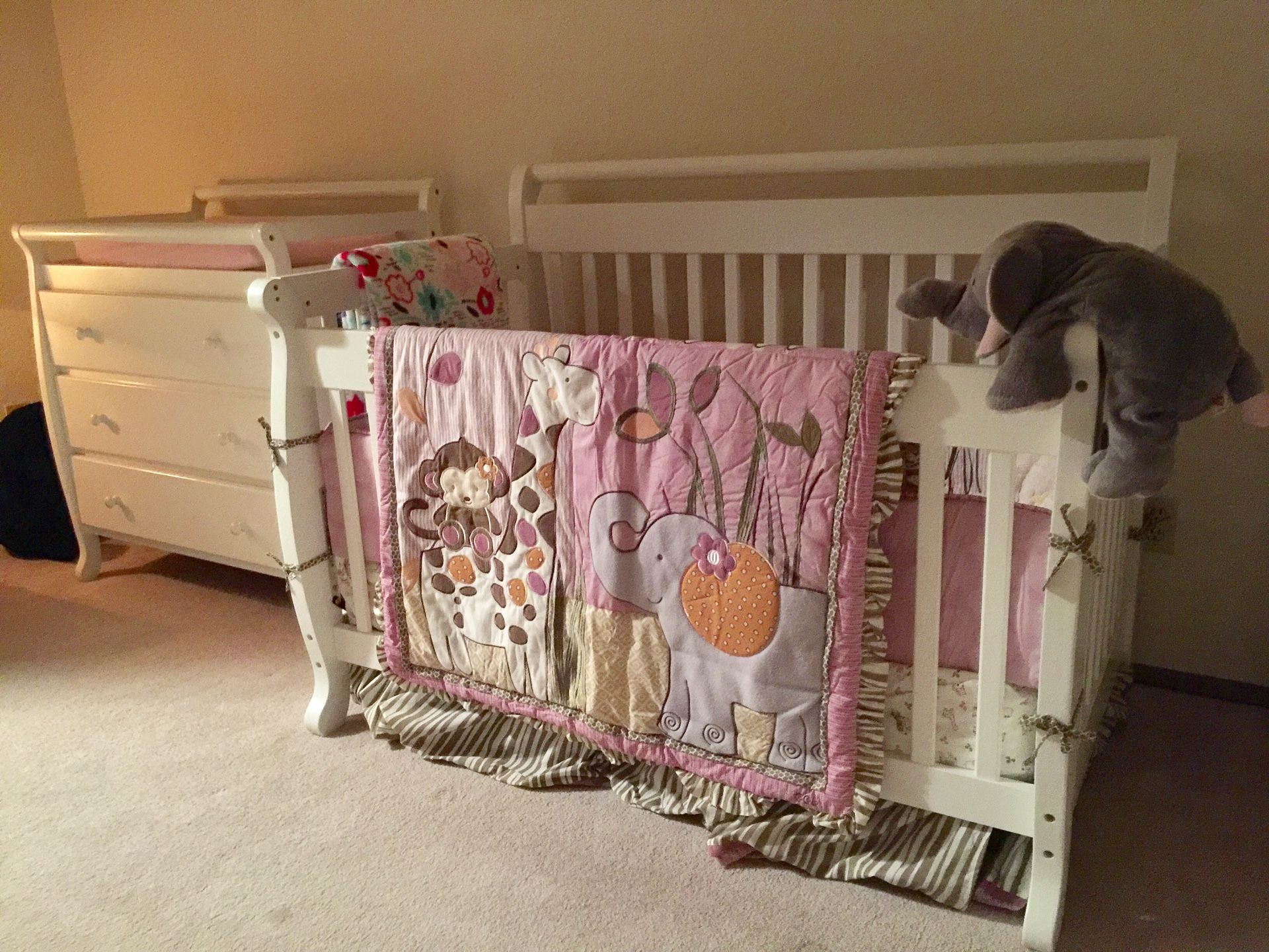 Baby Crib/ Toddler Bed