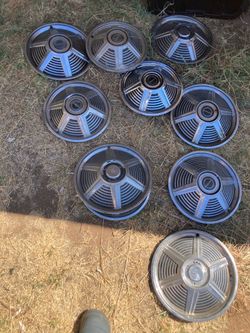 Vintage ford mustang hubcaps