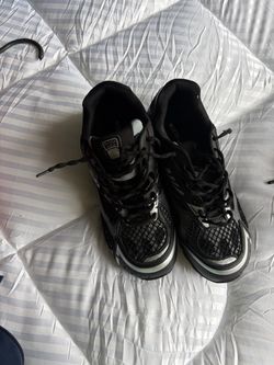 Black bottegas