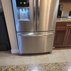 Frigidaire Gallery French Door Refrigerator 