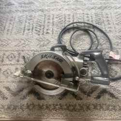 🛠️ SKILSAW Worm Drive Circular Saw – $60