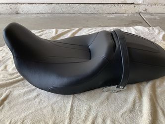 Harley Davidson factory seat off 2020 Roadglide