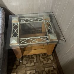 Solid Wood/Glass End Table  22 h x 24 w x 28 d