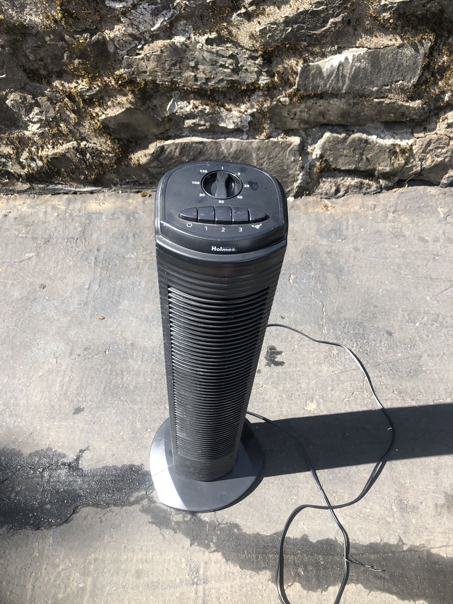 Very Good Condition Holmes Tower Fan