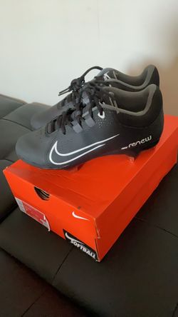 Softball cleats