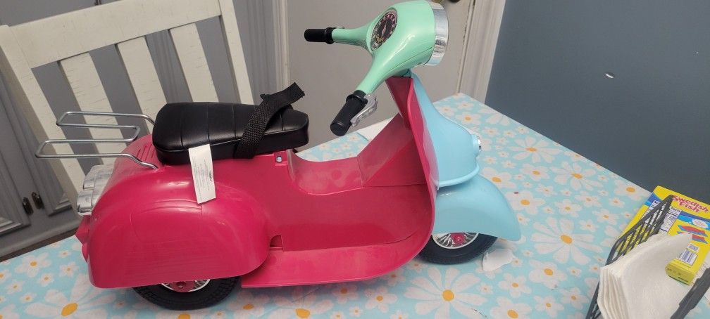 Doll scooter/Vespa 