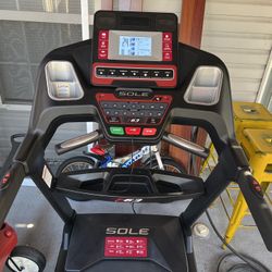 Sole F63 Treadmill 