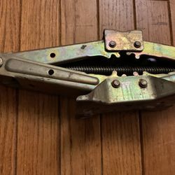 An Old Fashion Car Jack, Work Good To Work In Cars