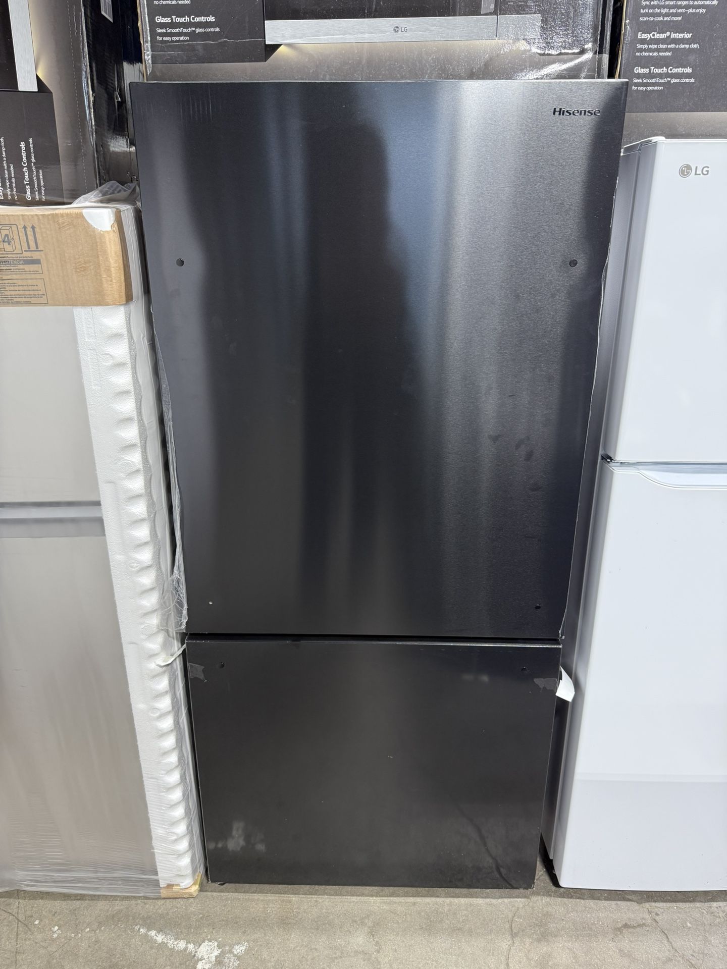 New open box Hisense 17.2-cu ft Counter-Depth Bottom-Freezer Refrigerator