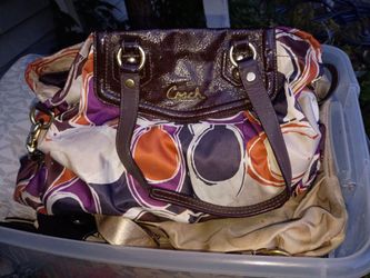 Purses n backpack name brand (4)