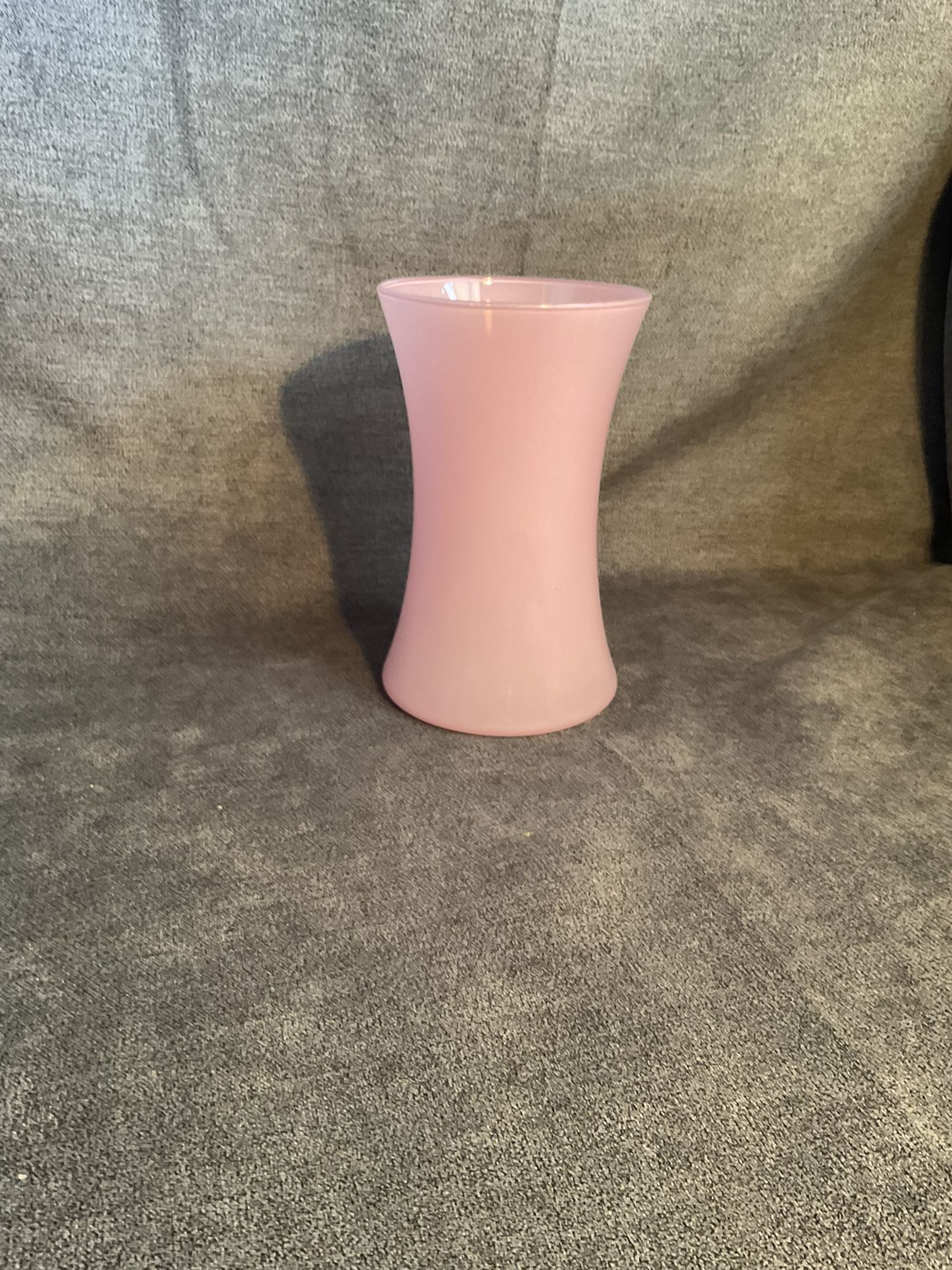 Vintage Irredecent Pink 8”in. Vase. 