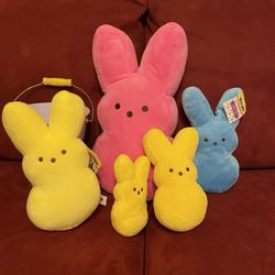 Lot Of 5 Peeps & A Pail Pink, Blue And Yellow All In Great Condition Perfect For Easter 