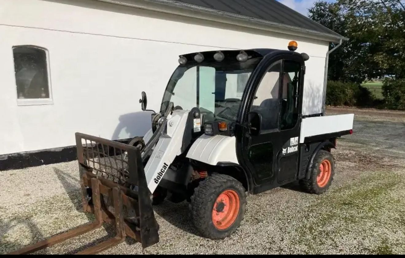 LIQUIDATION AUCTION • 2005 Bobcat 5600 ToolCat • 1 UNIT AVAILABLE 🚨  Price: $15,720.30 (Liquidation Auction Pricing – No Retail Markups!) Category: W