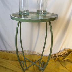 Green Tropical Accent Table 13in Round 