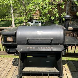 Pit Boss Pro Series Pellet Grill (WiFi/Bluetooth) – Great Condition 