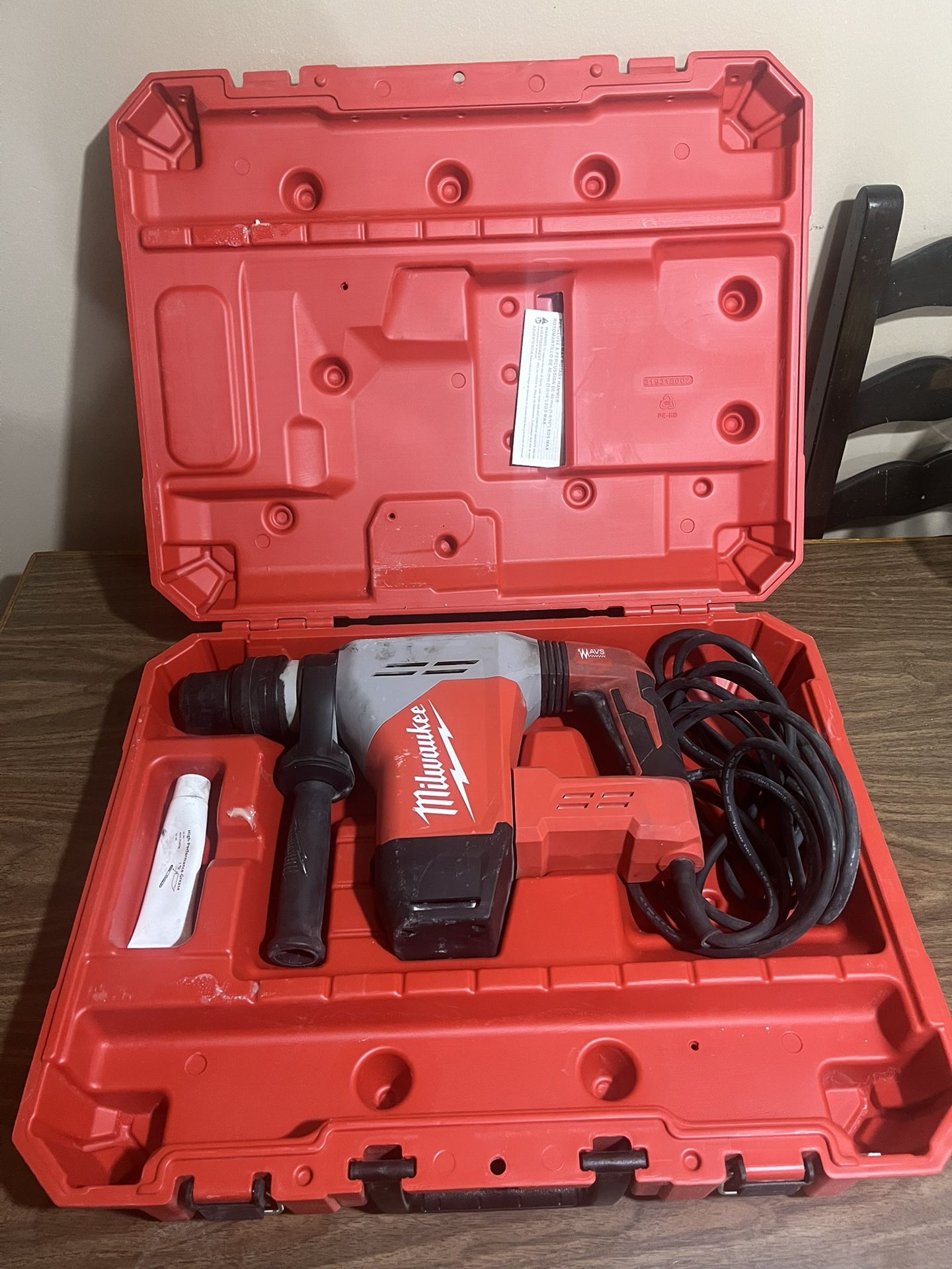 Milwaukee 1-9/16” SDS MAX Rotary Hammer