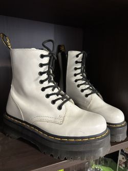 WOMENS Doc Martens