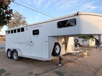 3 horse trailer