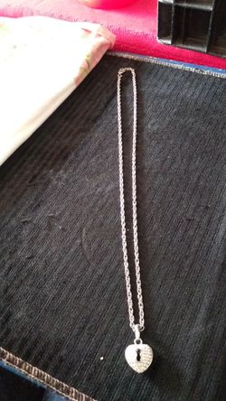Heart pendant with 22" chain
