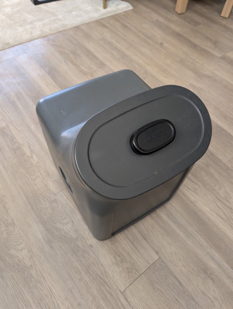 Reddy Dog Food Container