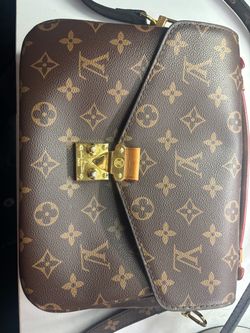 Louis Vuitton Pochette Metis