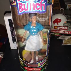Brand New 1998 The Brady Bunch Alice Limited Edition Collector Series Poseable Figure Doll 