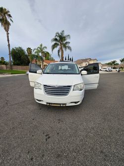 2010 Chrysler Town & Country