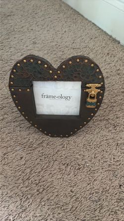 Frameology Heart-Shaped Picture Frame