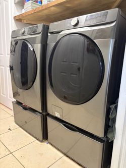 Samsung Front Loader Washer with 2 Pedestals