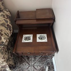 2 End tables