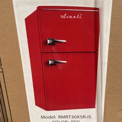 Mini Fridge Vintage Avanti 