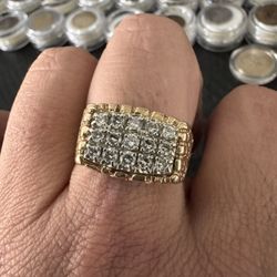 Diamond And 14 K Gold Ring 950 Firm 
