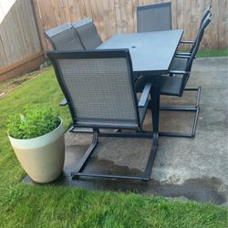 7 Piece Outdoor Table And Chairs 