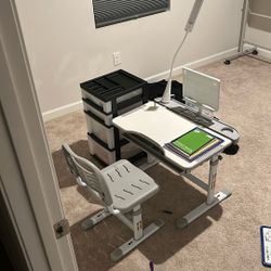 MOVE OUT SPECIAL - Kids Study Chair 