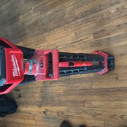 milwaukee rocket light