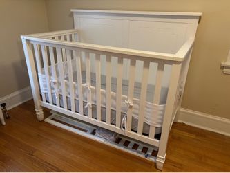 Infant/Toddler convertible crib
