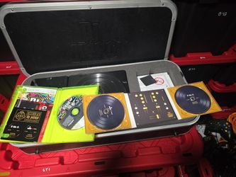 DJ Hero Renegade Edition Xbox 360 Complete