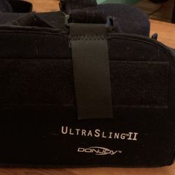 DonJoy’s Ultra Sling II Brace / Size Small