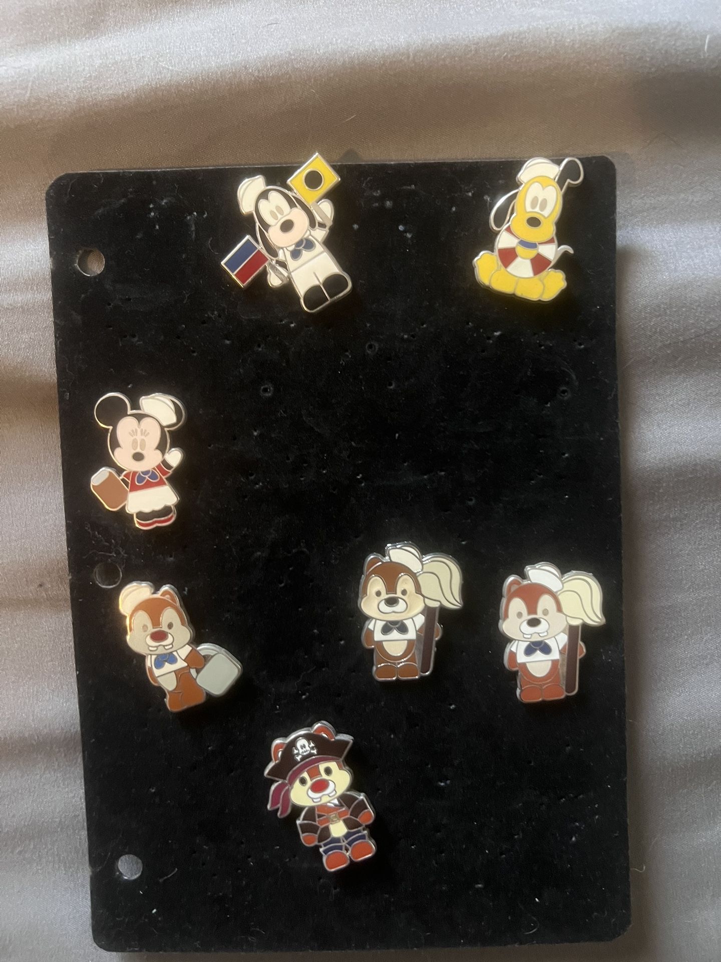 Disney pins For Trade