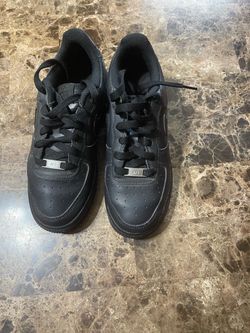 Size 5.5Y en boys.   Y 7.5 en girls