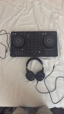 DDJ-FLX4 deck + ATH M50x limited edition enso headphones