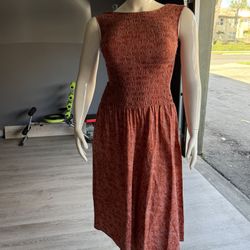 NEW DRESS SIZE MEDIUM 